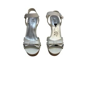 Guess high heels Women's size 9M‎ white